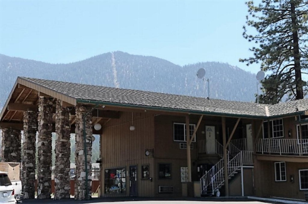 Blue Jay Lodge Image 16